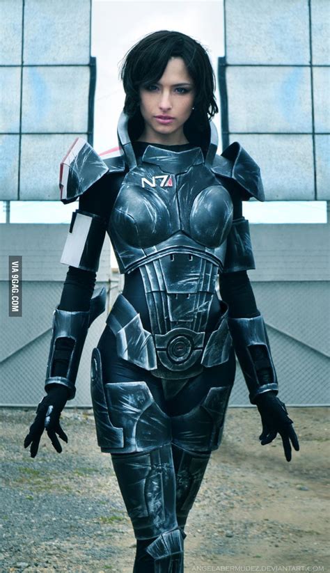 Femshep Cosplay - 9GAG