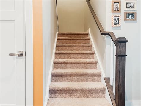 The Best Way To Clean Carpeted Stairs [5 Different Ways]