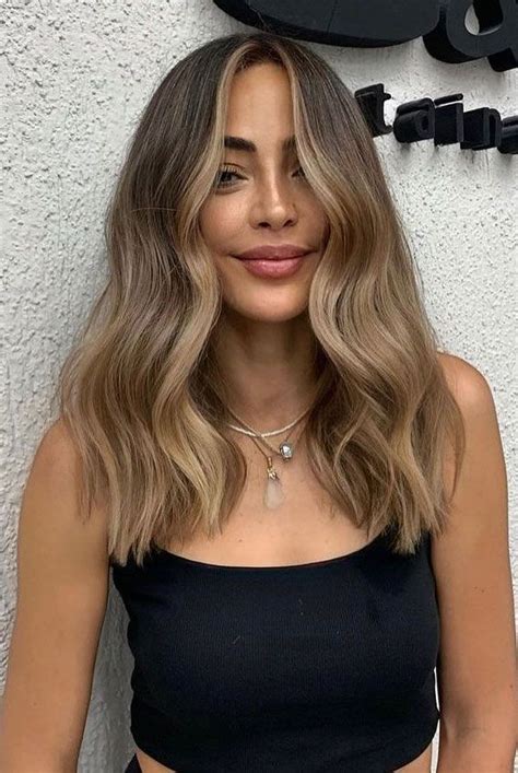 Flattering Blonde Highlights Ideas For Soft Beige Blonde Face