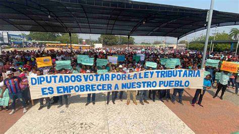 Empleados Marchan En Contra De La Ley De Justicia Tributaria