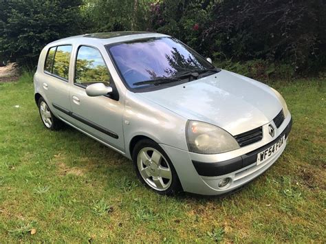 2004 Renault Clio 14 16v Priviledge Silver Automatic 5 Door Very