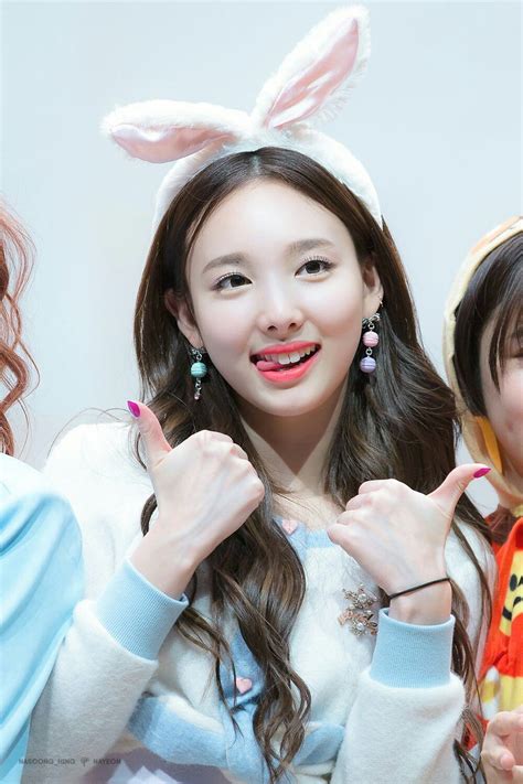 Nayeon Momo Twice Knock Knock Nayeon Twice Im Nayeon What Is Love