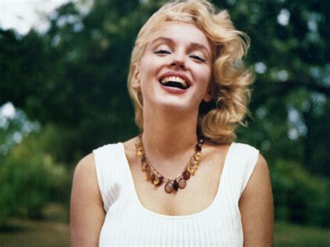 The shocking truth behind pics of Marilyn Monroe dead is revealed 17