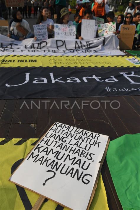AKSI JEDA UNTUK IKLIM | ANTARA Foto