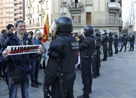 Los Mossos Activan Todas Las Unidades Con Motivo Del O