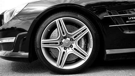 Pros and Cons of Different Car Wheel Types