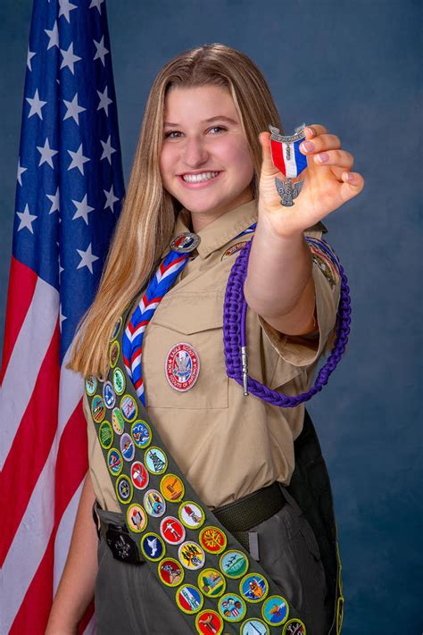 Nearly 1 000 Girls Become First Female Eagle Scouts Cbs News