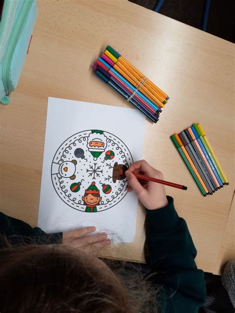 Weihnachtsbaum schmücken Schule Hohe Geest