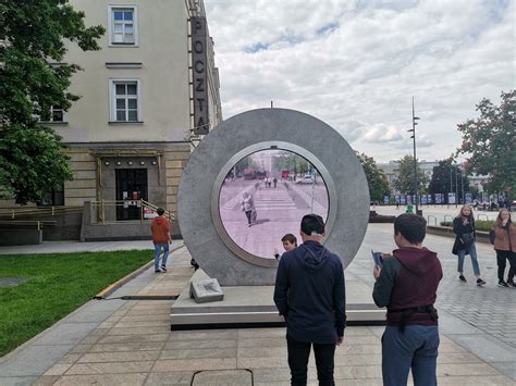 Z Polski Na Litw Portalem Niesamowita Instalacja Czy Lublin I Wilno