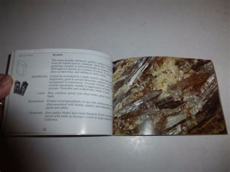 National Audubon Society Pocket Guide Familiar Rocks Minerals Of