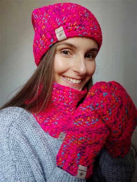 Malinowy Neonowy Komplet Zimowy Handmade Sweterkowo