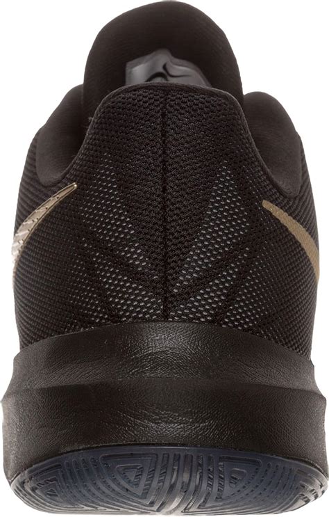 Buy Nike Men S Air Versitile Iii Basketball Shoe Online At Lowest Price