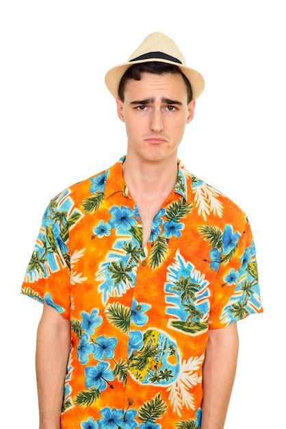 Joven Turista Guapo Con Camisa Hawaiana Listo Para Vacaciones Aislado