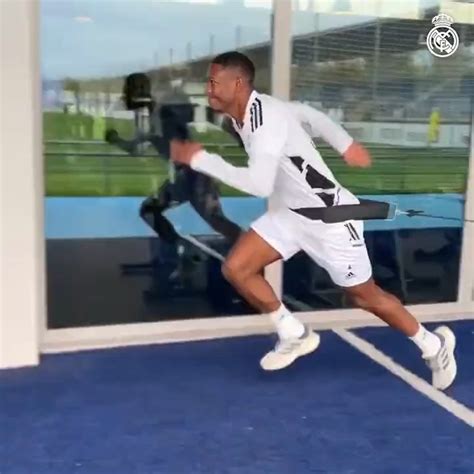 Real Madrid C F On Twitter Running Towards The Weekend Like