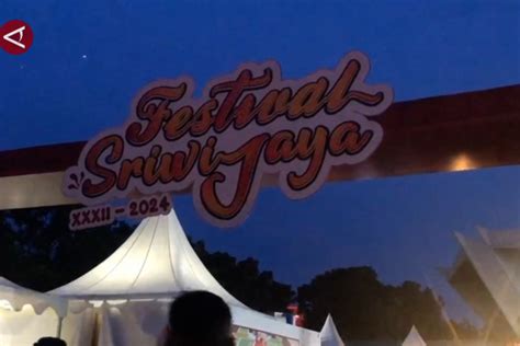 Beragam Pertunjukan Seni Di Festival Sriwijaya Pukau Menparekraf