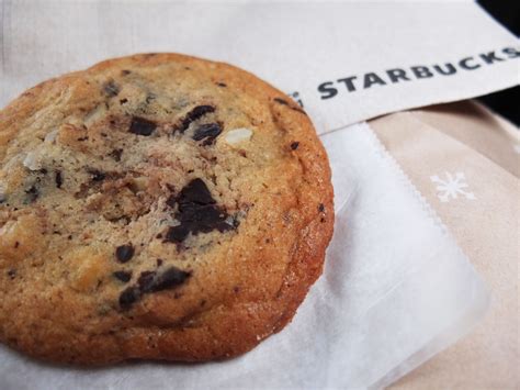 starbucks chocolate chip cookie