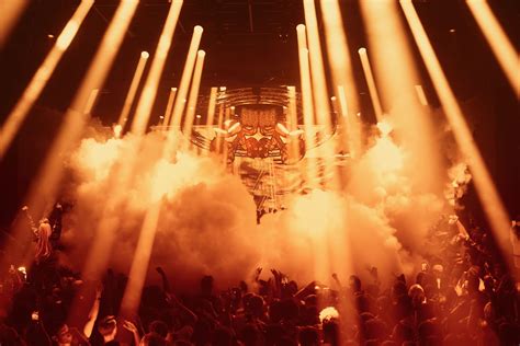 WHITE IBIZA Nightlife — Hï Ibiza