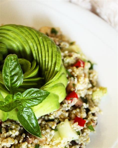 Ce Midi C Est Salade De Quinoa Avocat Concombre Poivron Rouge