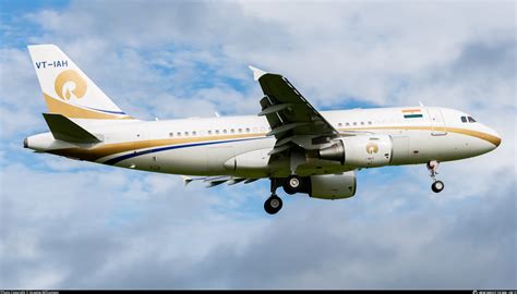 VT IAH Reliance Industries Airbus A319 115 ACJ Photo By Graeme