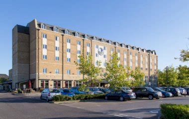 Book a parking spot in ParkBee Village Hotel Bournemouth car park