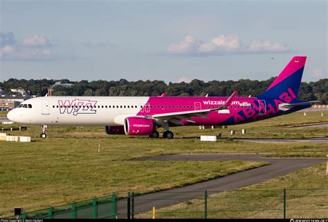 D AVYL Wizz Air Abu Dhabi Airbus A321 271NX Photo By Kevin Hackert ID