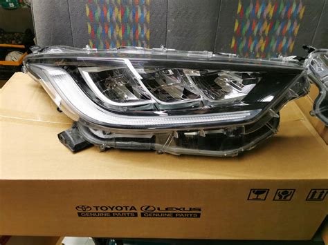 Toyota Yaris Iv Lampa Prawa Full Led Europa Orygina Oe