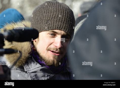 Pyotr Verzilov Nadezhda Tolokonnikova S Husband Being Interviewed On Picket To Free Pussy Riot