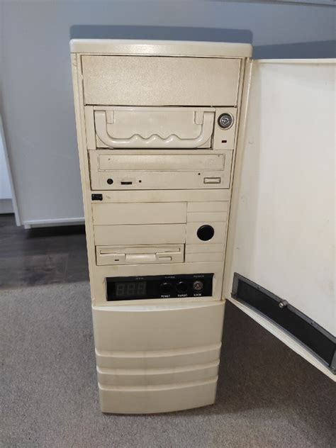 Obudowa tower do Amiga 1200 Micronik dodatki Łódź Kup teraz na