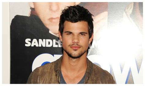 Taylor Lautner officially joins Instagram with this 6-second video ...