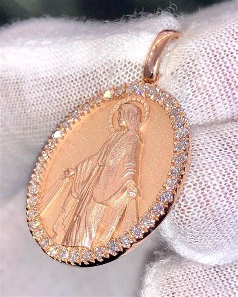 Silver Custom Made Jesus Pendant Men S Iced Out Vvs Moissanite