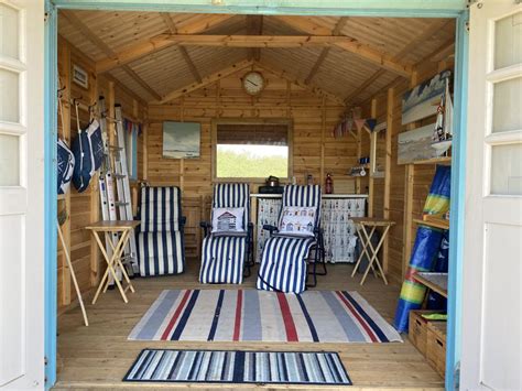 beach hut interior design beach house decor  ways  give  home