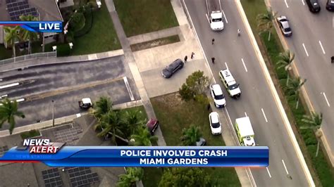 Mdfr Responds To Police Involved Car Crash In Miami Gardens Wsvn 7news Miami News Weather