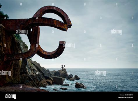 Peine Del Viento La Escultura De Eduardo Chillida En La Playa De