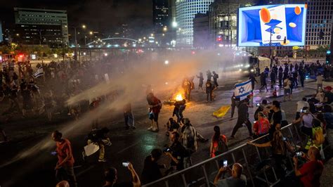 Police And Protesters Clash In Tel Aviv As Rallies Across Israel Demand