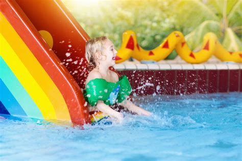 15 Best Indoor Water Park Resorts in the U.S. – FamilyVacation.com