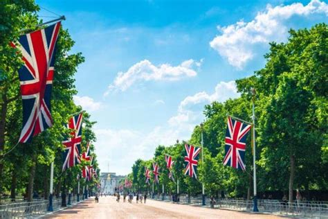 Buckingham Palace Tours London Getting There Tickets And What To See