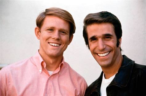 Ron Howard as Richie Cunningham and Henry Winkler as Arthur 'Fonzie' Fonzarelli in 'Happy Days ...