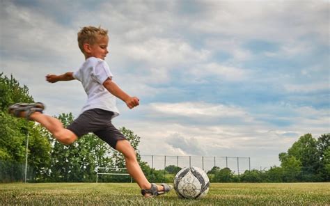 Guía para inscribir a tus hijos en un campus de fútbol Consejos de Pareja