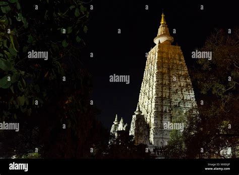 Mahabodhi Temple by night, Bodhgaya, India Stock Photo - Alamy