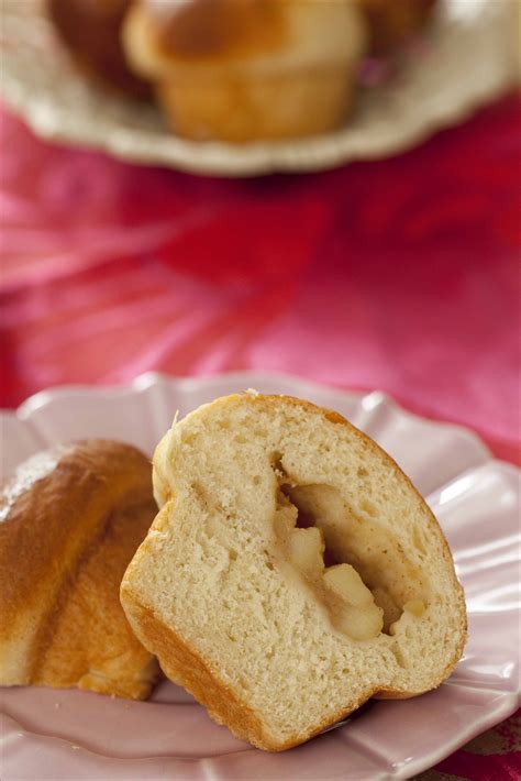 Brioches individuelles fourrées aux pommes