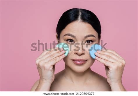 Asian Woman Naked Shoulders Cleaning Face库存照片2120604377 Shutterstock