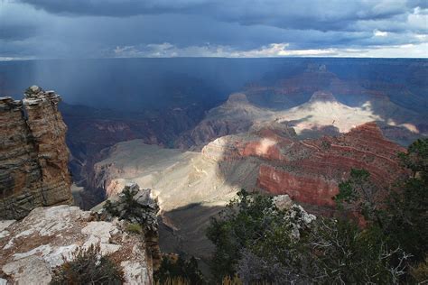 The Grand Canyon Glass Walkway – A Must for Your Bucket List