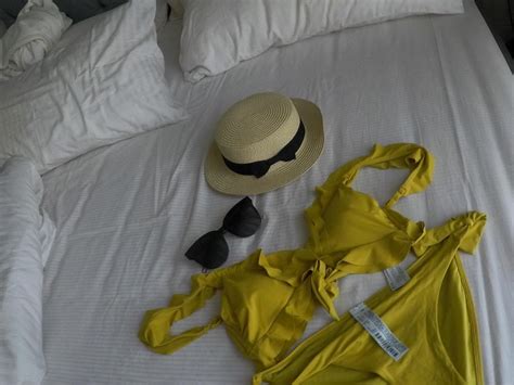 Oysho Bikini Ori Olah Raga Perlengkapan Olahraga Lainnya Di Carousell