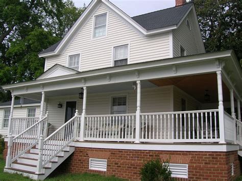 House exterior, White vinyl siding, Vinyl siding