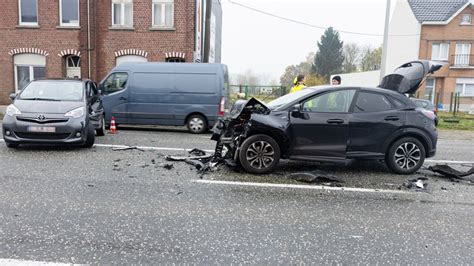 Vijf Gewonden Waaronder Drie Kinderen Bij Ongeval In Meerbeke VRT