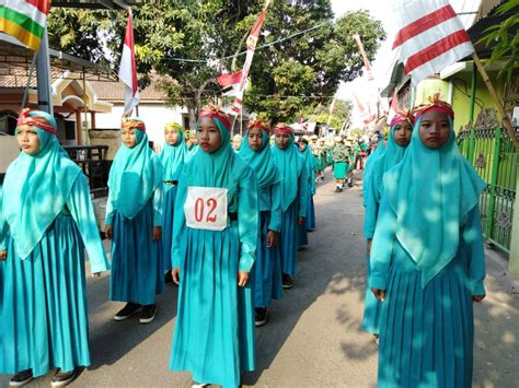 Sdn Sawotratap Juara Gerak Jalan Di Gedangan Cahaya Pena