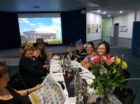 Here are some beautiful ladies... - Leeton Soldiers Club