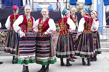 Women in Polish Folk Dance Costumes Editorial Photo - Image of wearing ...