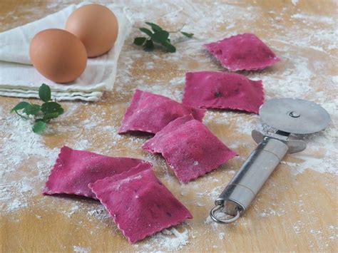 Ravioli Di Rapa Rossa Ripieni Di Patate E Pancetta Chiwawa In Cucina