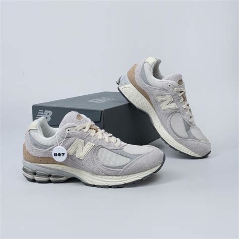 New Balance 2002R Rain Cloud Angora 807GARAGE